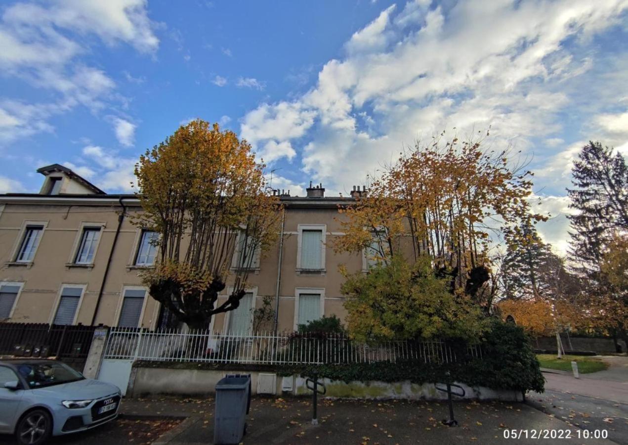 Au Pied De La Basilique Apartamento Bourg-en-Bresse Exterior foto